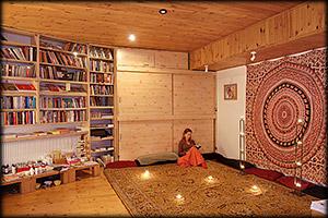 Meditační centrum Lažánky - interiér Meditační centrum Lažánky, tantra jóga pro ženy - interiér